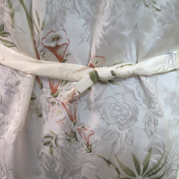 Intimo Amore robe, Satin, one size  white & floral - Picture 5 of 8